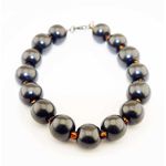 Браслет на замке с коричневым бисером. Бусы и браслеты из шунгита.